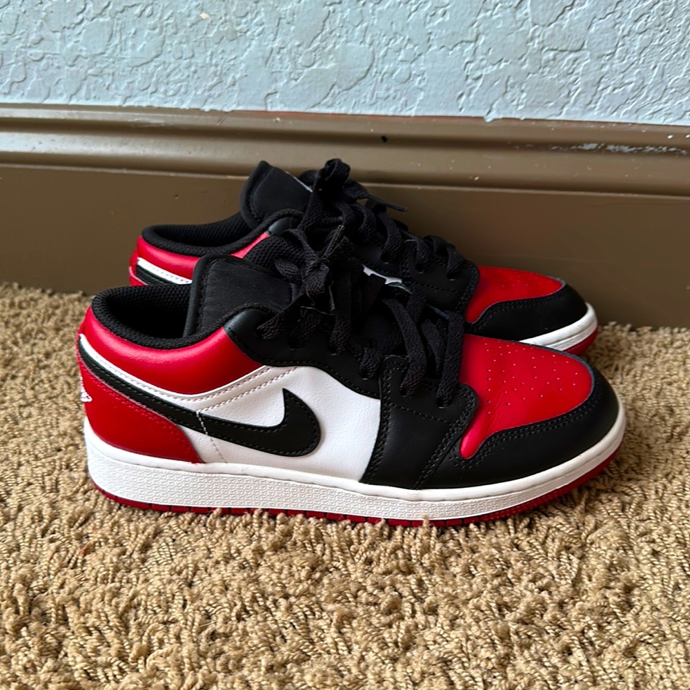 Jordan 1 low bred toe